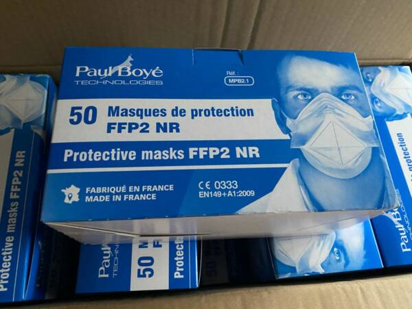 Masque FFP2 Paul Boyé vu d'une boite de 50 masques